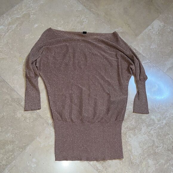 💕Cute shimmery top💕   - Picture 4 of 6
